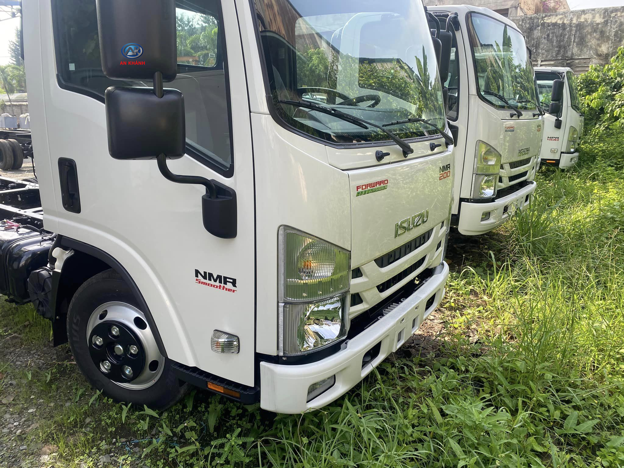 Khám phá xe tải Isuzu NMR200 2024 Euro 5 Số Tự Động | Isuzu NMR 200 AT