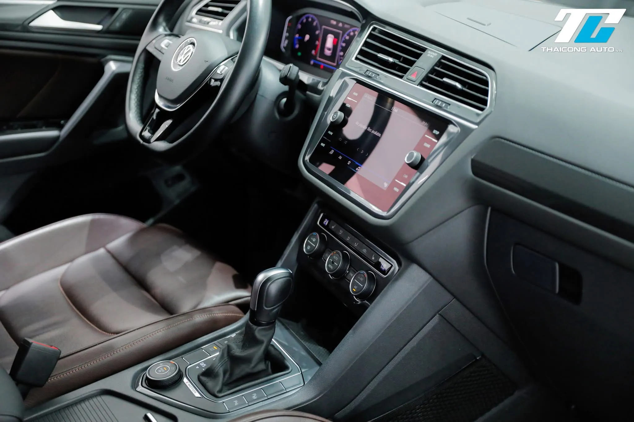 Thuê xe ô tô tự lái Bình Thạnh - BOM CAR
