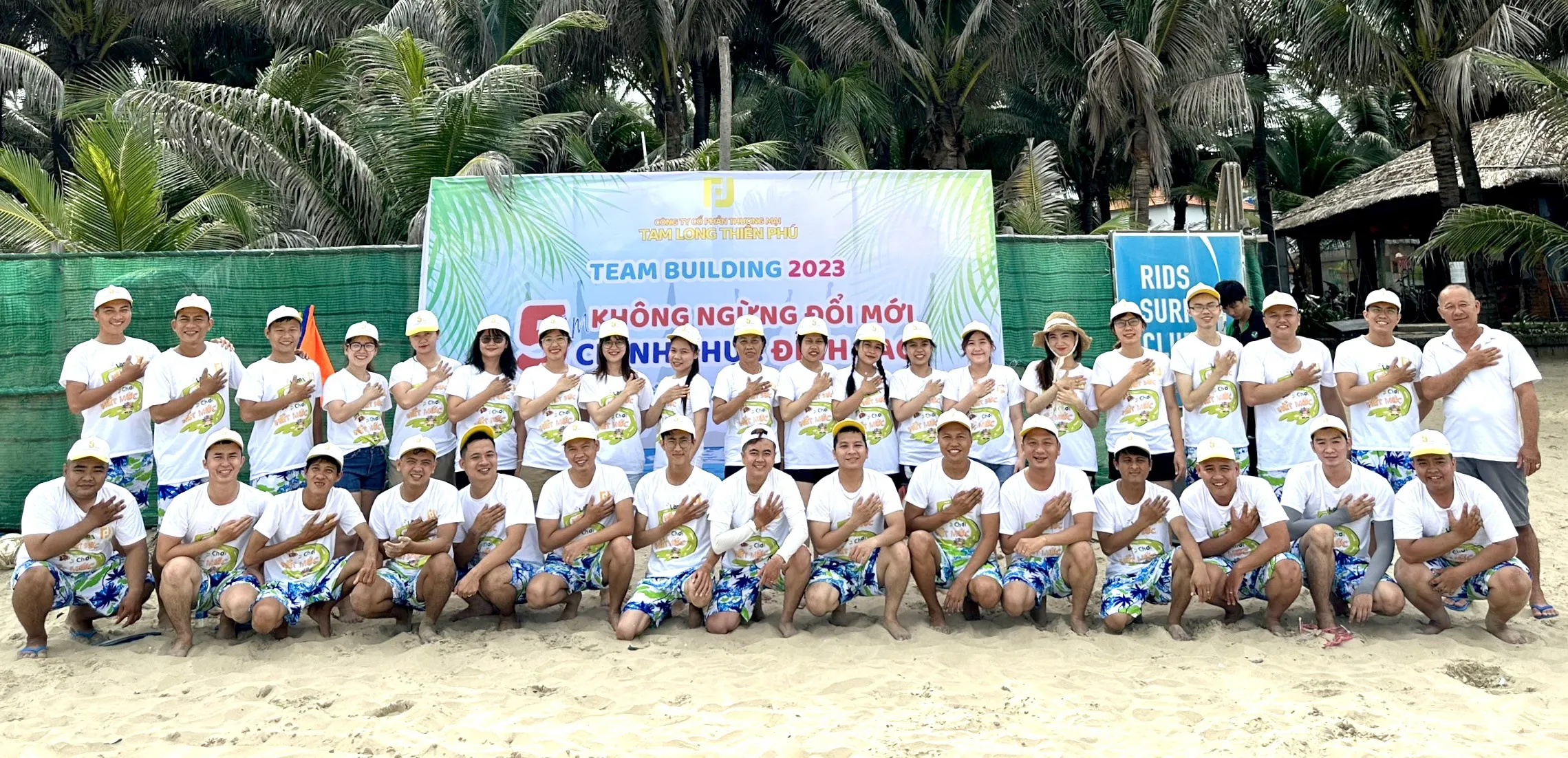HOẠT ĐỘNG TEAM BUILDING THÁNG 8 NĂM 2023