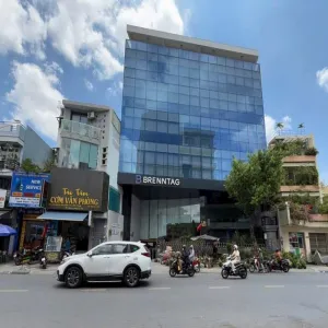 🏬 BRENNTAG - Toà Nhà Mặt Tiền HOÀNG HOA THÁM Ngay Góc Nguyễn Văn Đậu - Hầm 7 Tầng ~8.000m² Sàn - THU NHẬP 1,3 TỶ/Tháng
