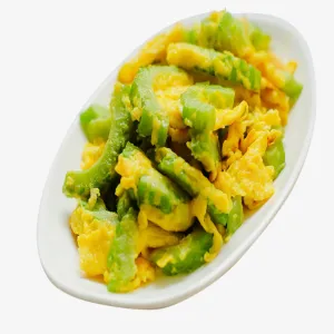 Trứng chiên khổ qua (ăn kèm dưa mắm)