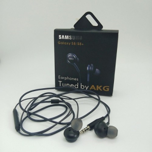 Tai nghe AKG s8