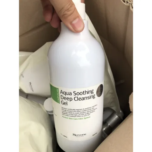 Skindom Aqua Soothing Deep Cleansing Gel
