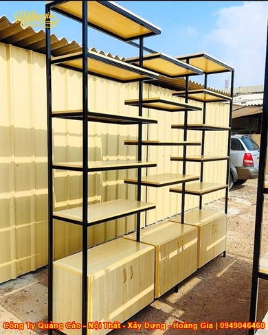 Kệ Trưng Bày Sản Phẩm: Giải Pháp Thu Hút Khách Hàng & Nâng Tầm Giá Trị Thương Hiệu