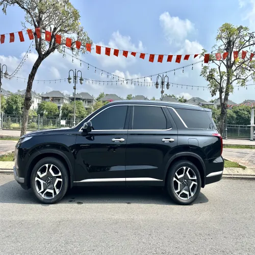 🌙 Đêm Sài Gòn – Lên Xe BOM CAR, Cùng BỜM CAR Khám Phá Thành Phố Không Ngủ!