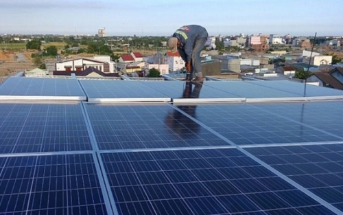 Lý do điện mặt trời mái nhà dư thừa không được bán