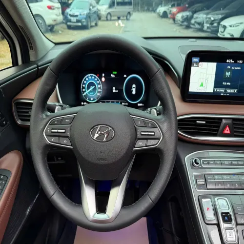 Thuê xe ô tô tự lái Quận 7 giá rẻ, đa dạng dòng xe, dịch vụ uy tín Bom Car.