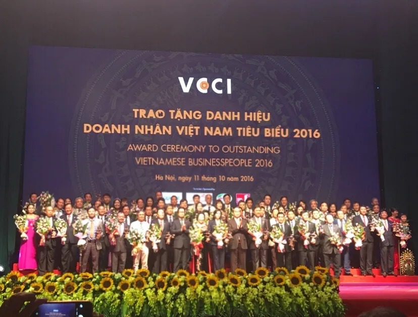 Vinh danh 100 doanh nhân Việt Nam tiêu biểu 2016