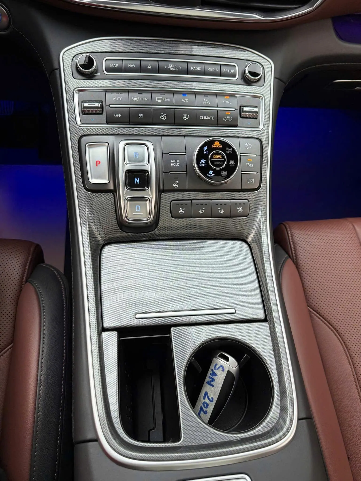 Thuê xe ô tô tự lái quận 9 – Trải nghiệm lái xe tự do, an toàn cùng bom car