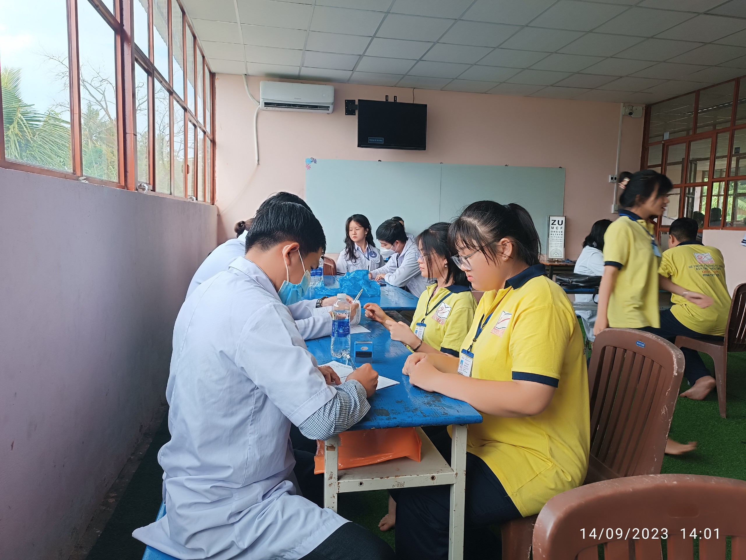 Trường Quốc Văn Cần Thơ tiến hành khám sức khỏe đầu năm cho học sinh toàn trường