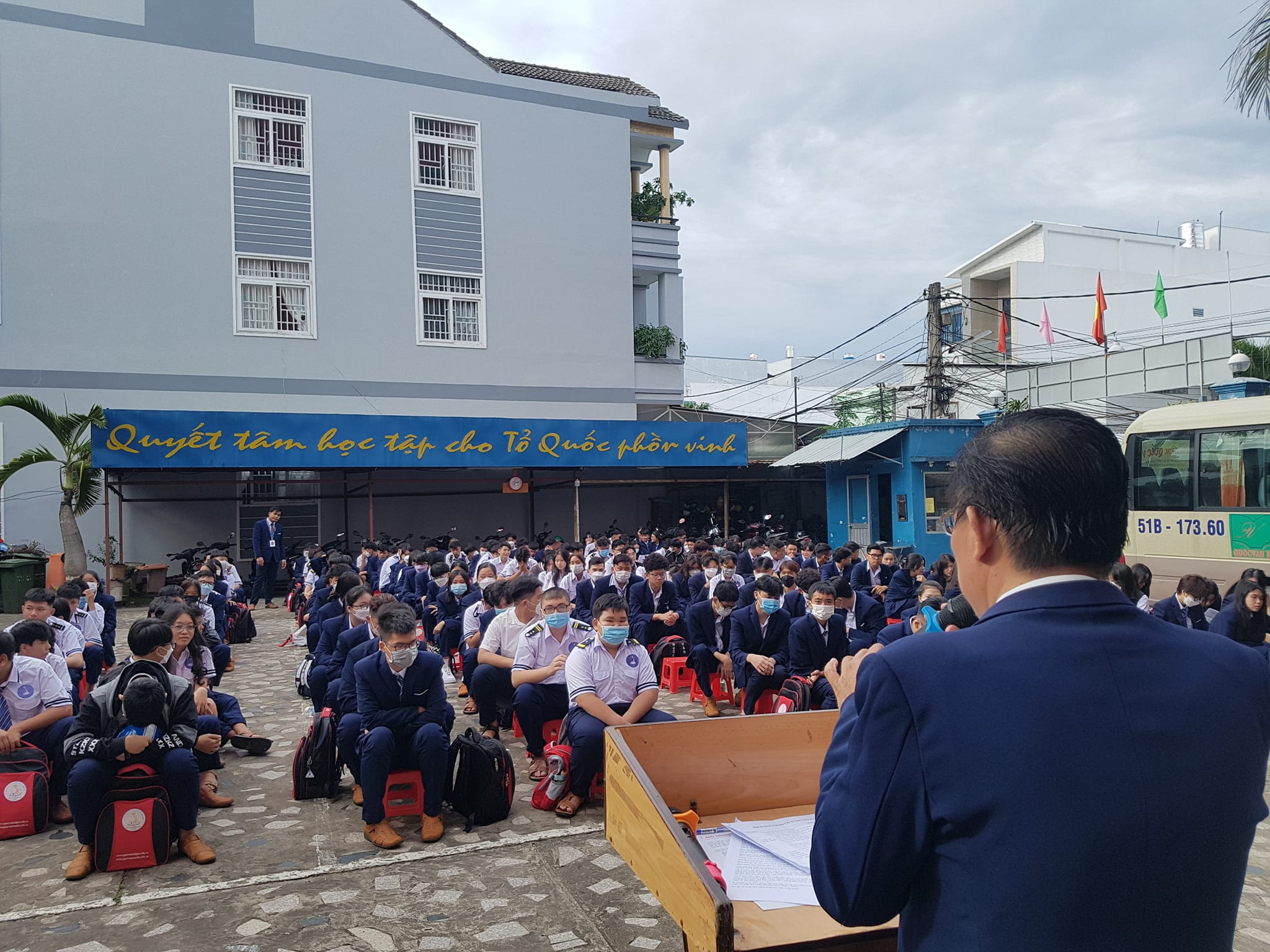 Trường Quốc Văn Cần Thơ chào cờ đầu tuần 01, năm học 2022 - 2023
